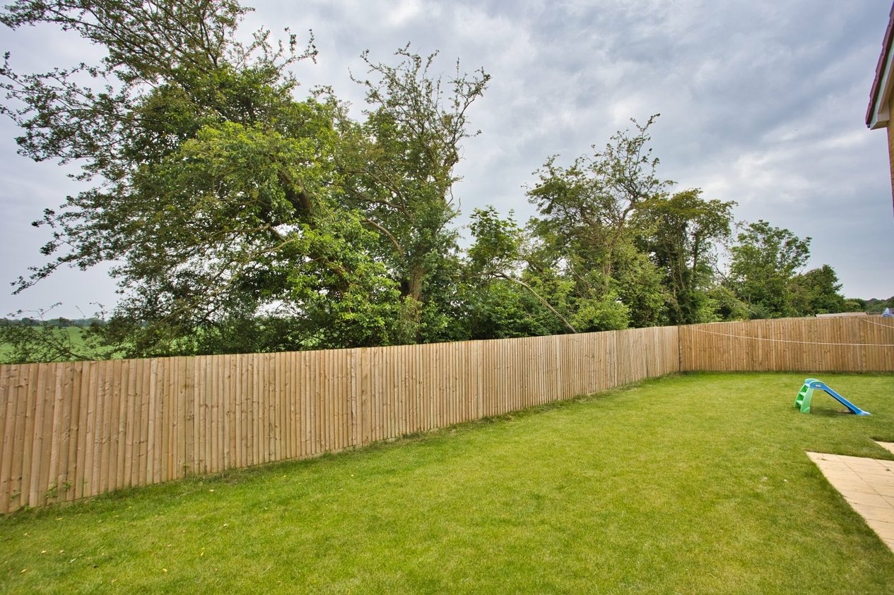 Properties For Sale in Daniels Place Hawkinge