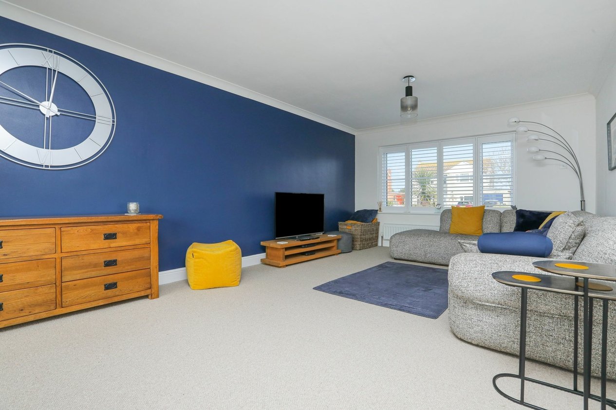 Properties For Sale in Daryngton Avenue  Birchington
