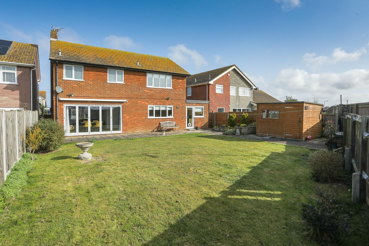 Properties For Sale in Daryngton Avenue  Birchington