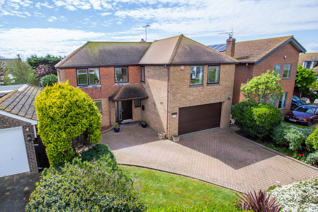 Properties For Sale in Daryngton Avenue Birchington
