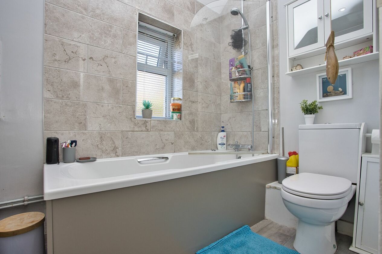 Properties For Sale in Davis Avenue  Deal
