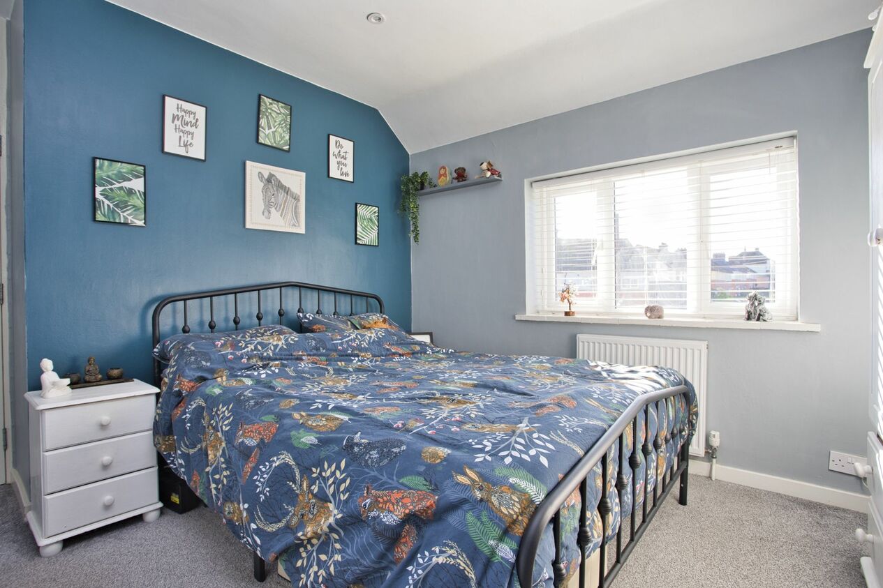 Properties For Sale in Davis Avenue  Deal