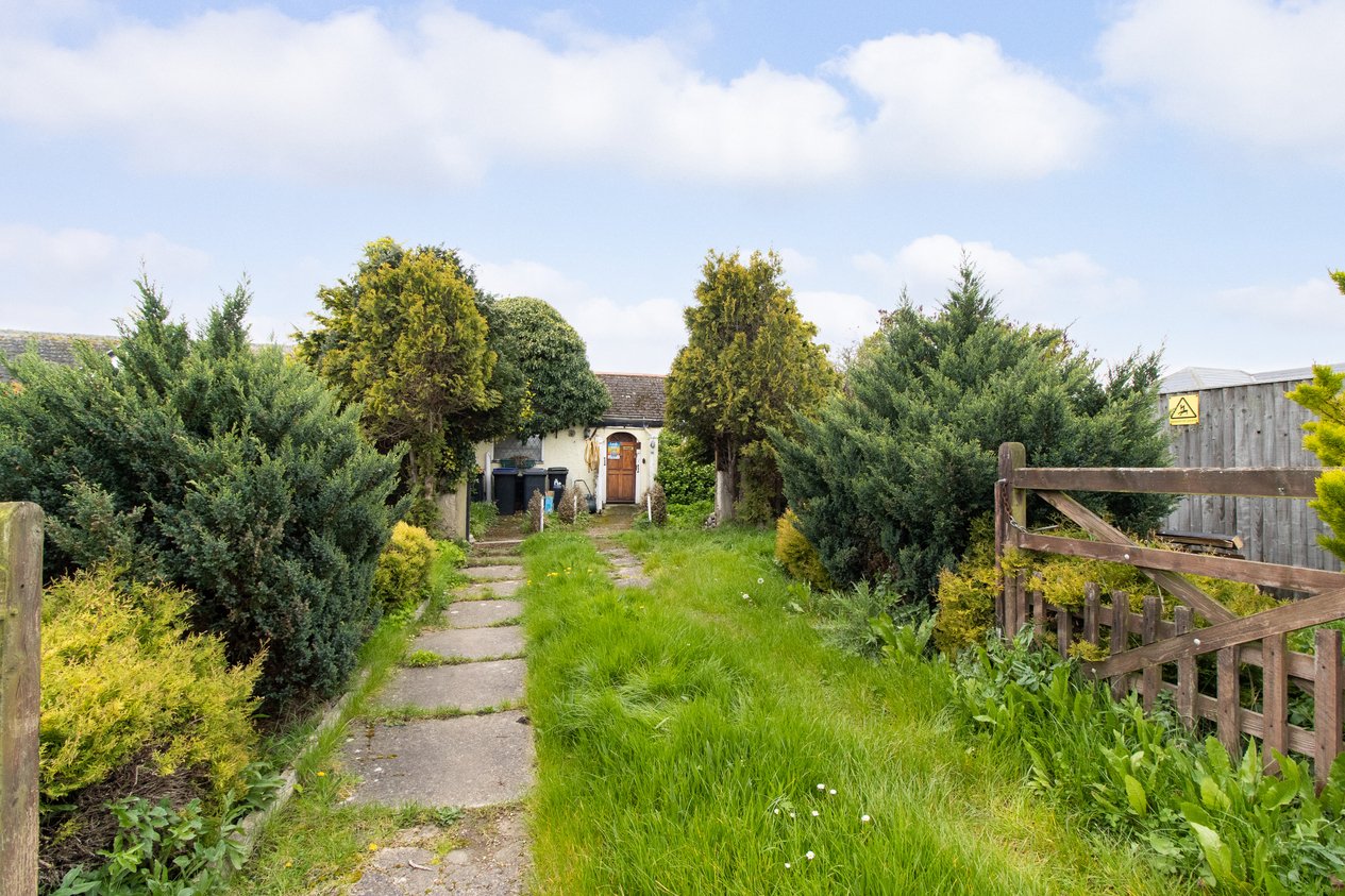 Properties Under Offer in Daytona Way Herne Bay