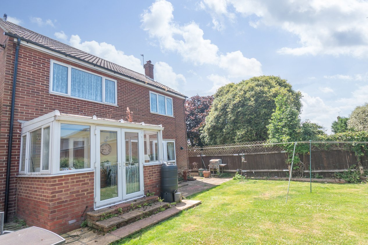 Properties For Sale in Dent-de-Lion Road Margate