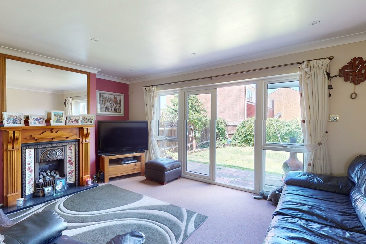 Properties For Sale in Dent-de-Lion Road Margate