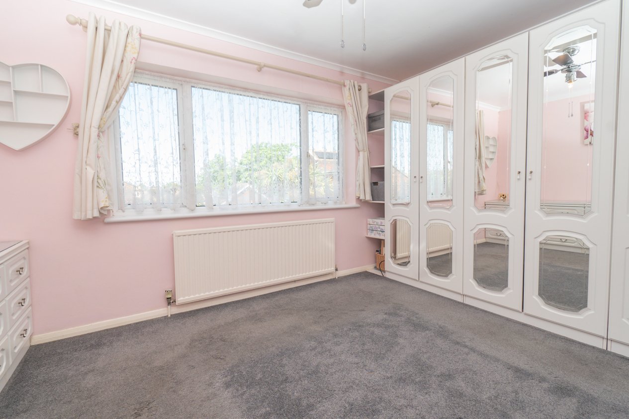 Properties For Sale in Dent-de-Lion Road Margate