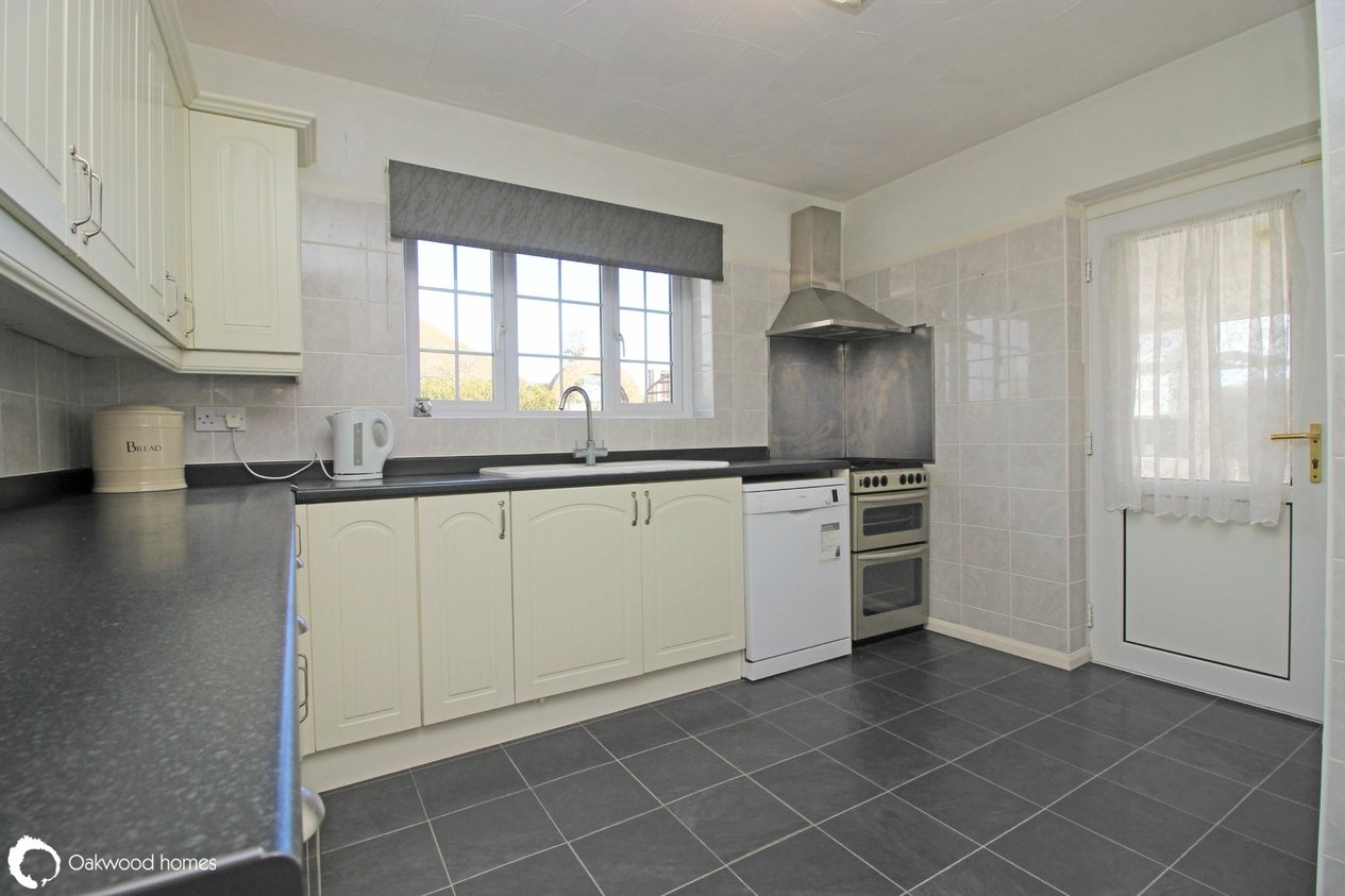 Properties Under Offer in Devon Gardens 