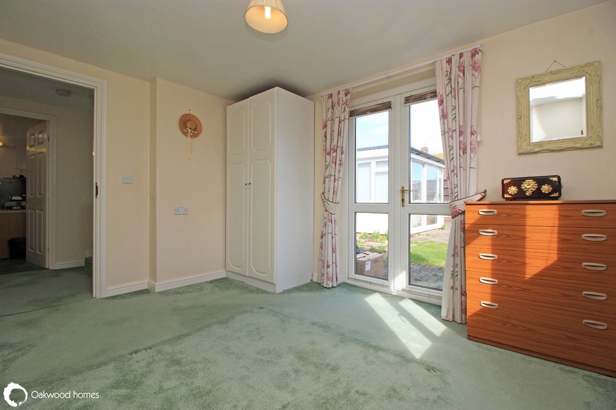 Properties Under Offer in Devon Gardens 