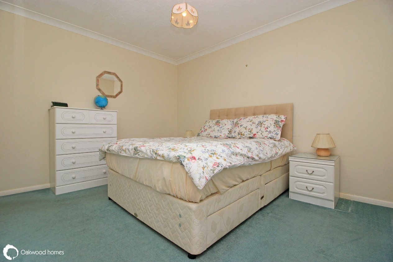 Properties Under Offer in Devon Gardens 