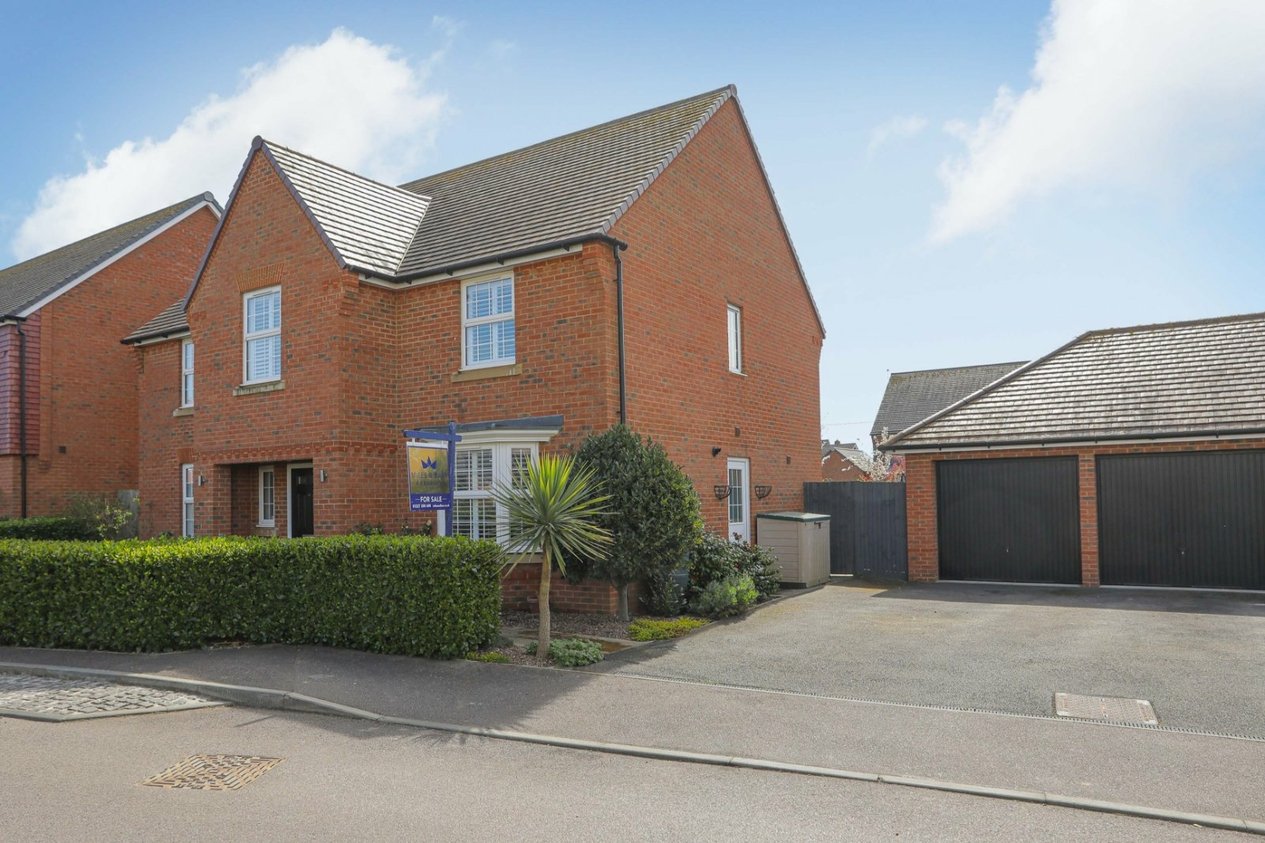 Properties Under Offer in Discovery Drive Preston