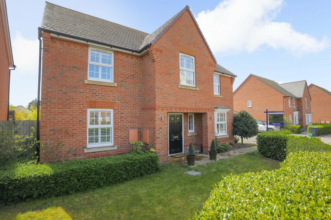 Properties Under Offer in Discovery Drive Preston