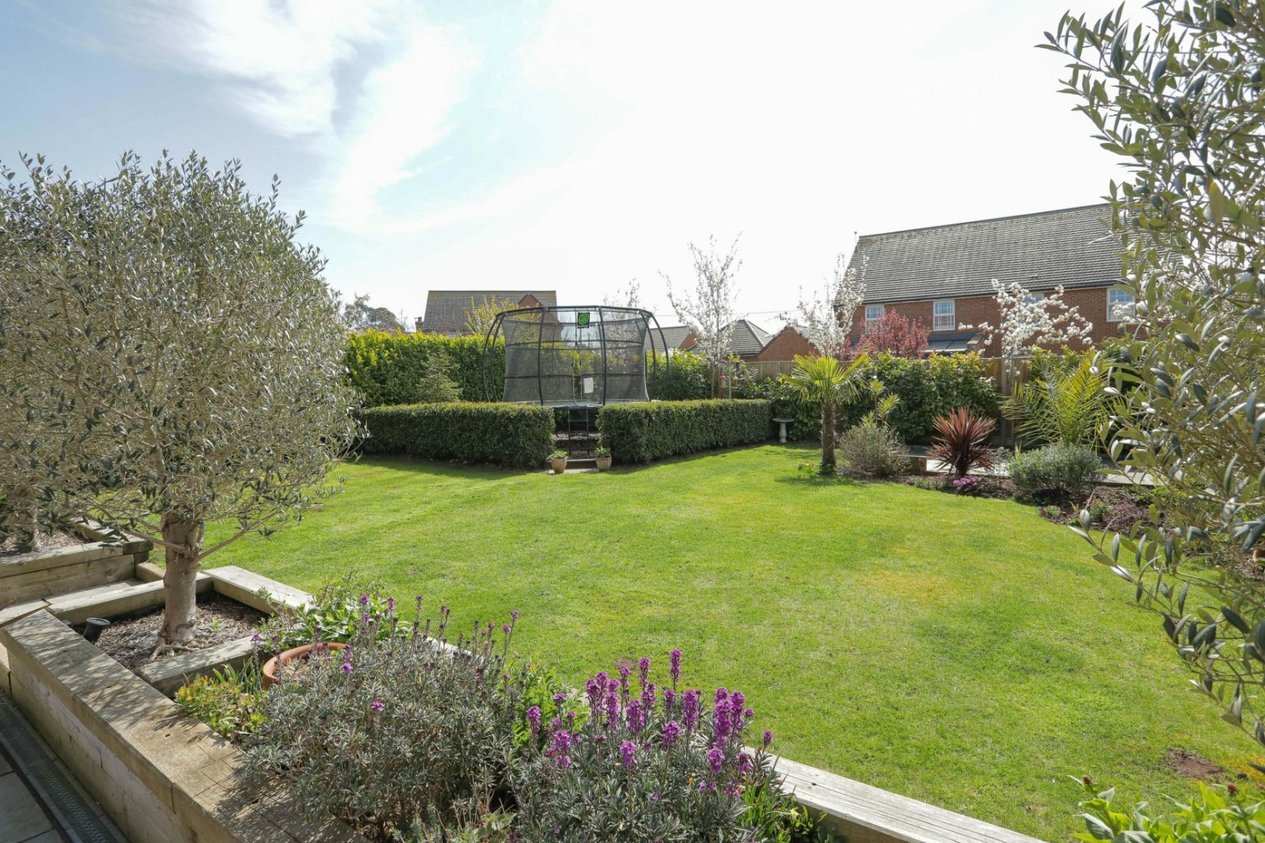 Properties Under Offer in Discovery Drive Preston