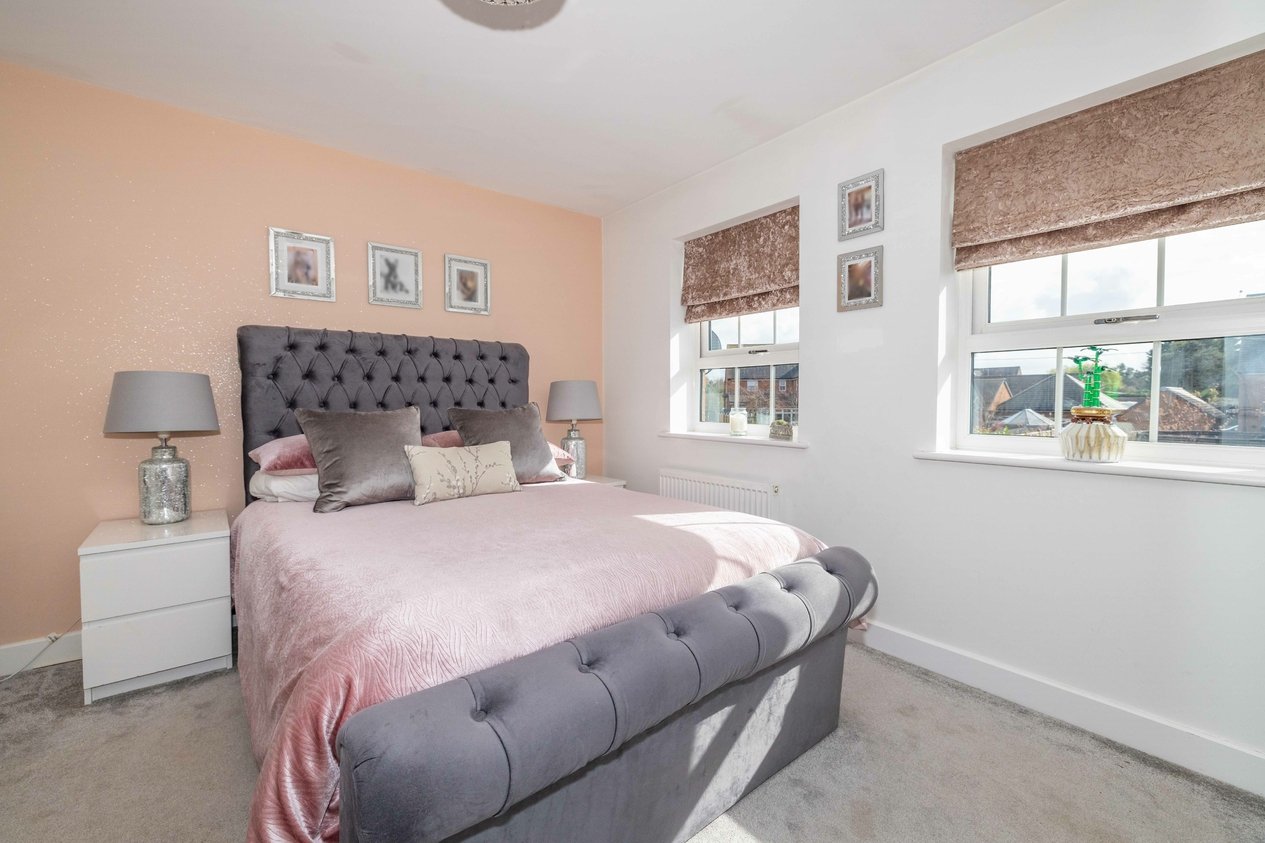 Properties Under Offer in Discovery Drive Preston