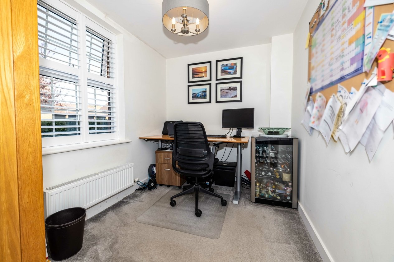 Properties Under Offer in Discovery Drive Preston