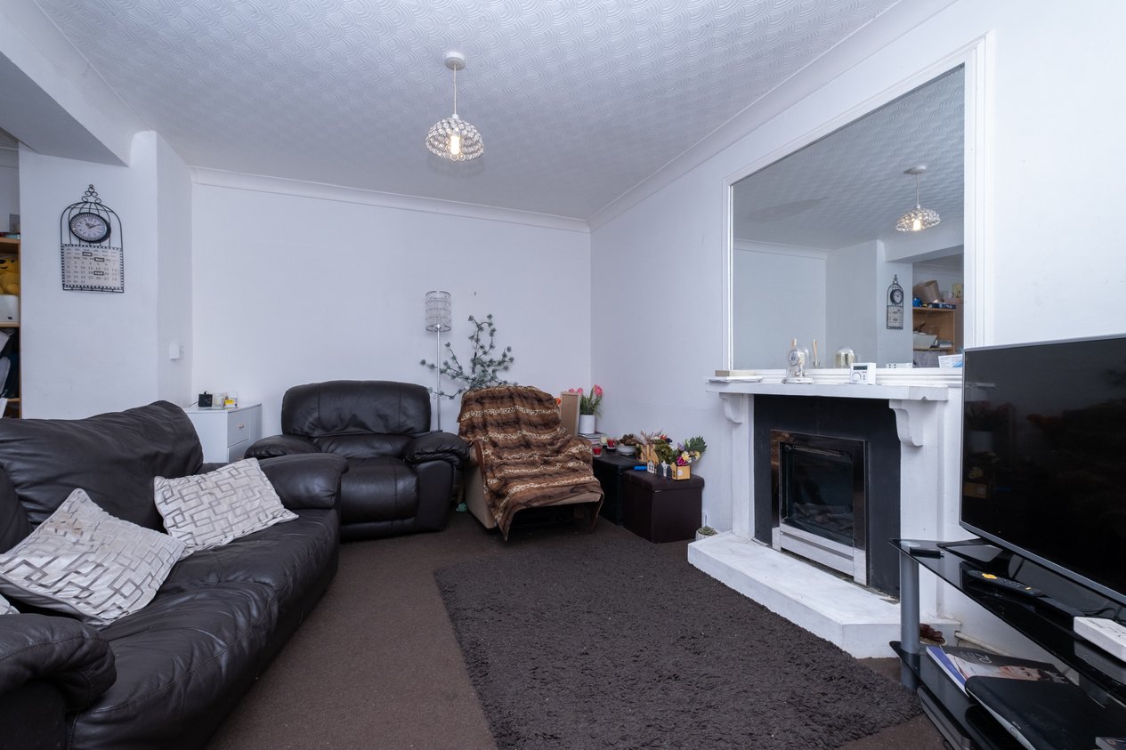 Properties Under Offer in Dorset Road Canterbury