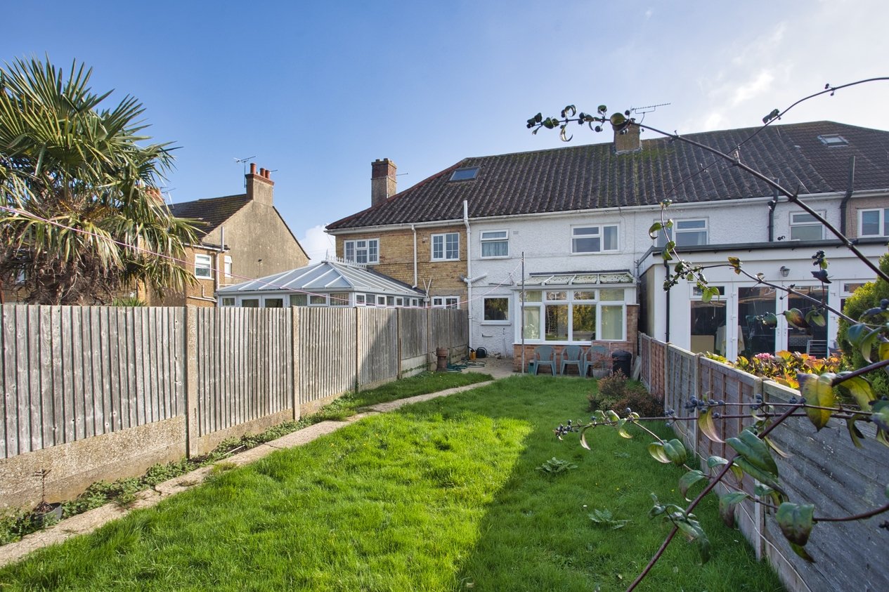 Properties Under Offer in Downs Road Deal