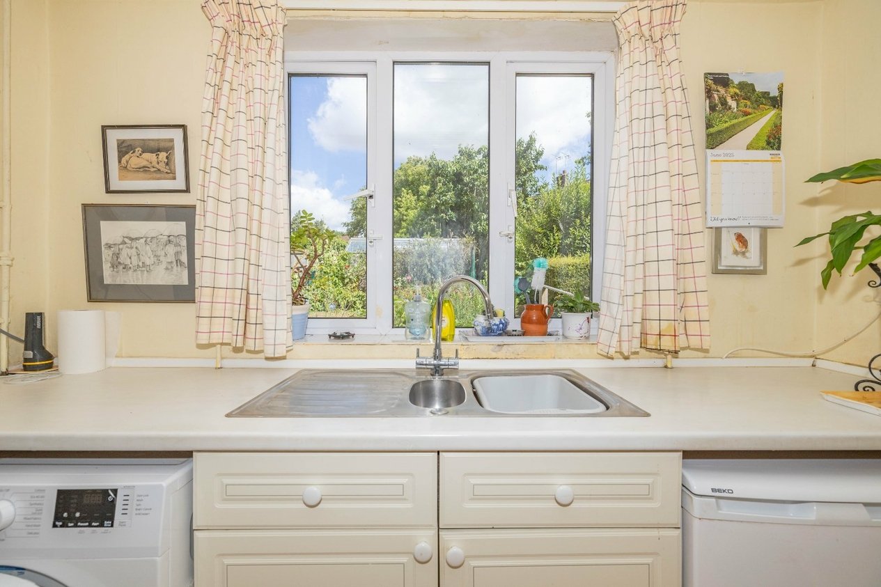 Properties For Sale in Downs Way Charing