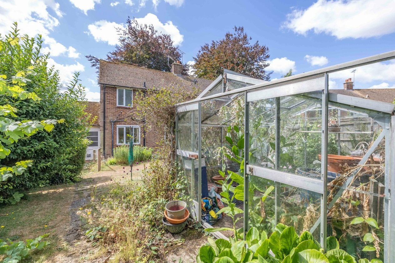 Properties For Sale in Downs Way Charing