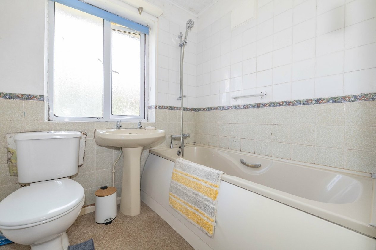 Properties For Sale in Downs Way Charing