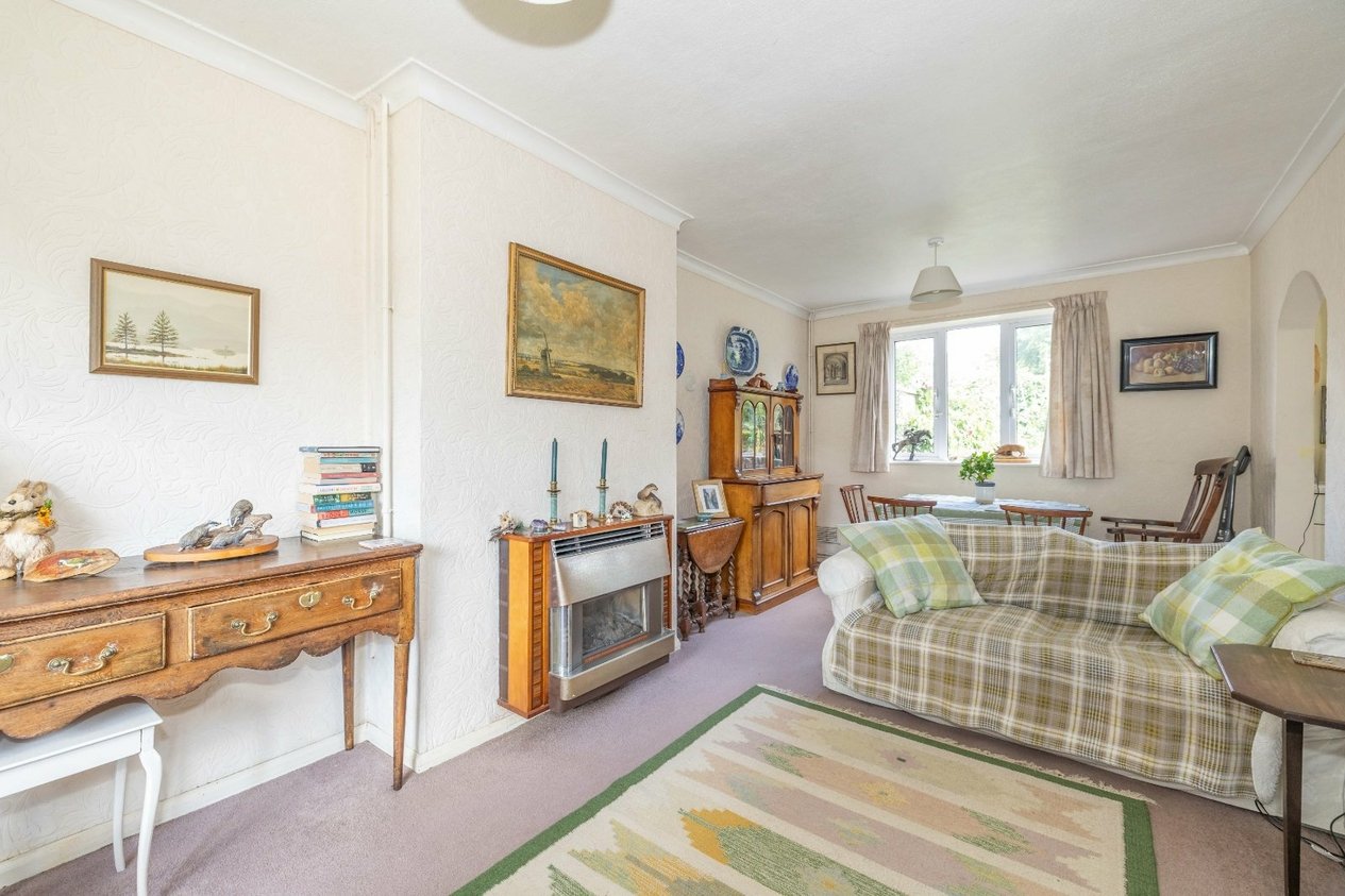 Properties For Sale in Downs Way Charing