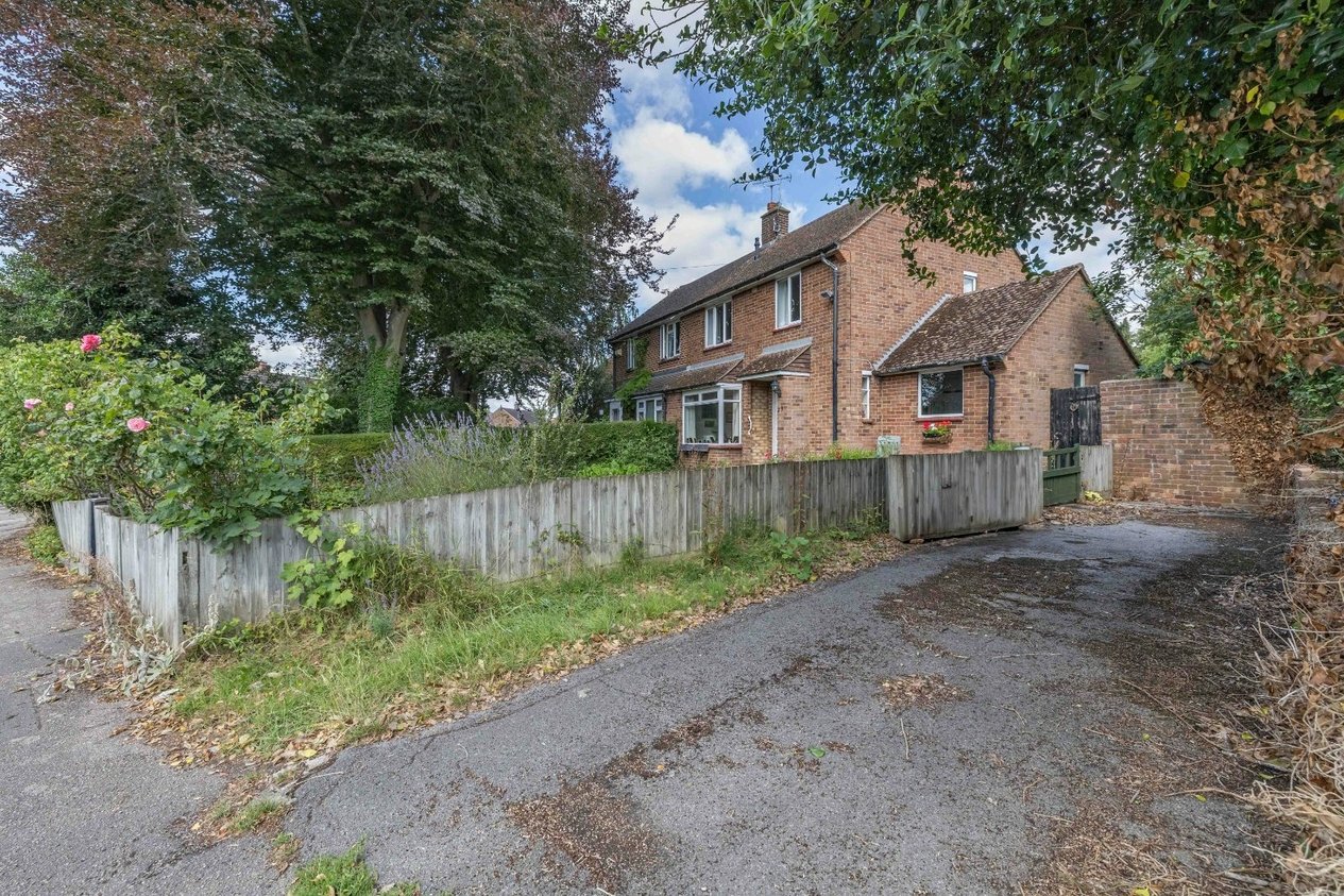 Properties For Sale in Downs Way Charing