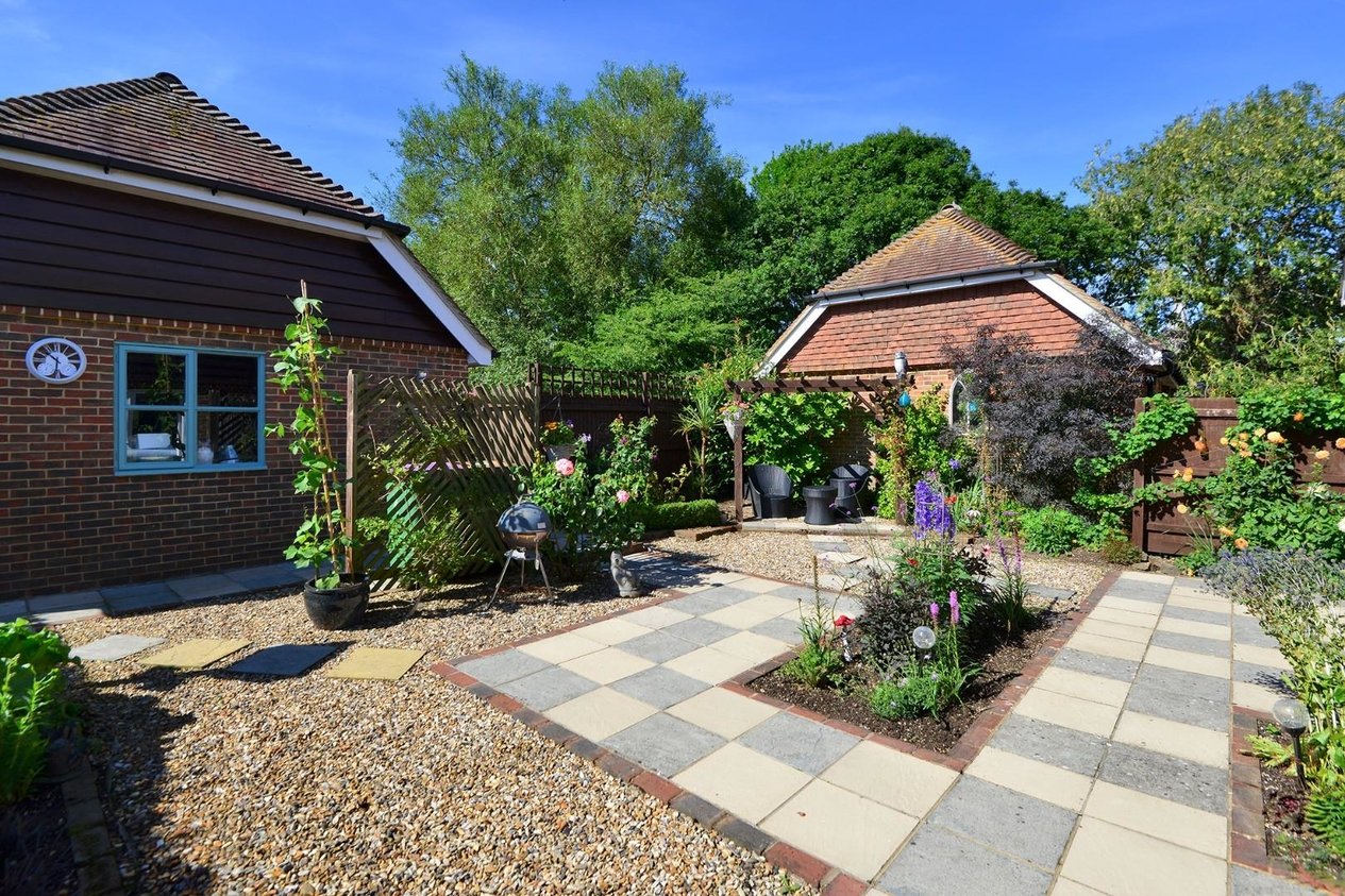 House Detached For Sale In Duck Street Elham Canterbury