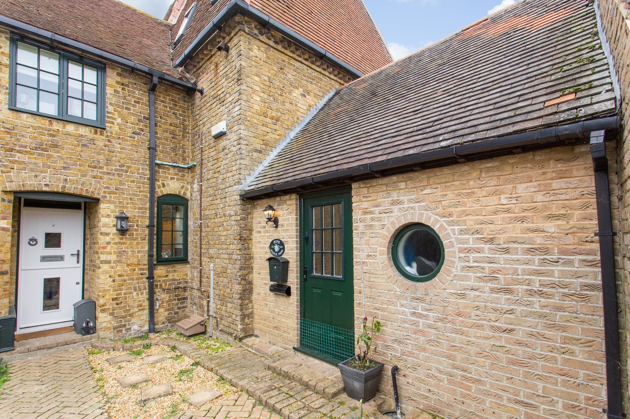 Properties For Sale in Durlock Road Staple