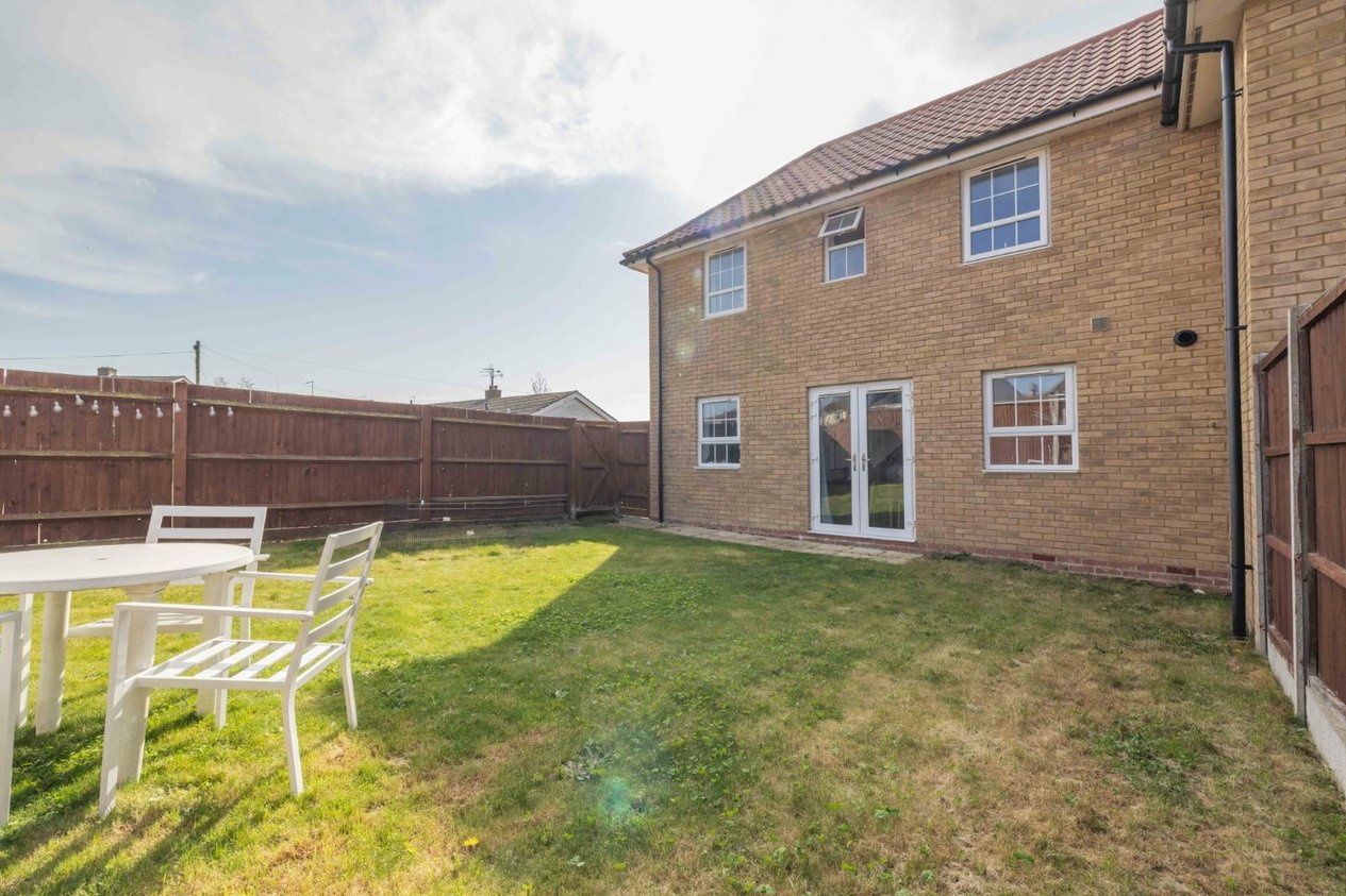 Properties For Sale in Easington Place Aylesham