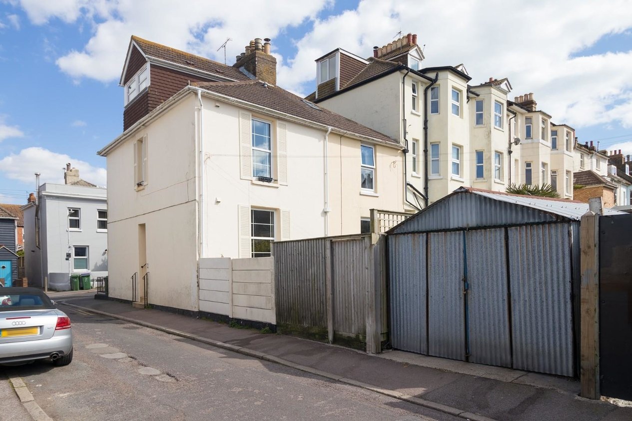 Properties Sold Subject To Contract in East Cliff 