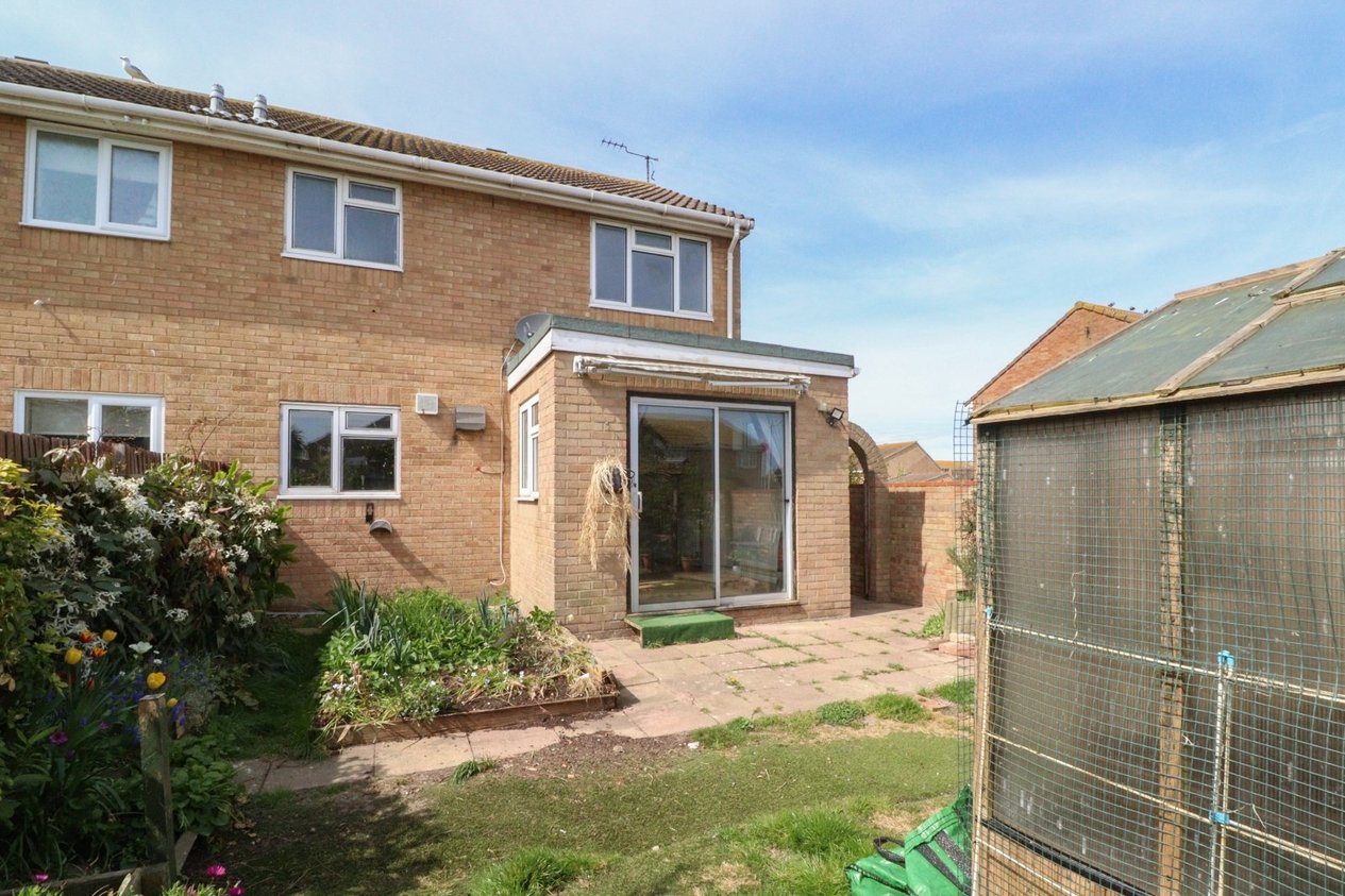 Properties Under Offer in Eastchurch Road Margate