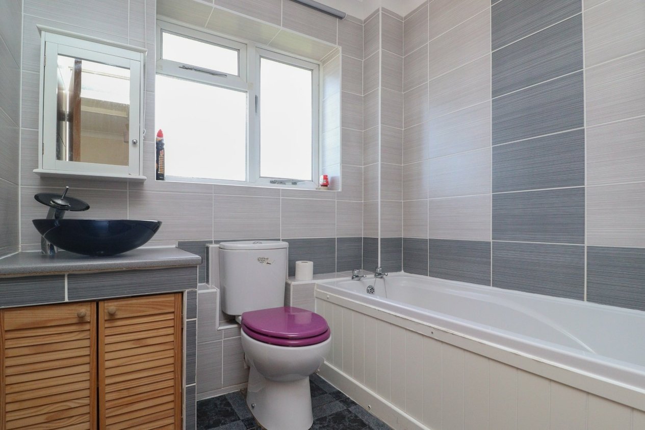 Properties Under Offer in Eastchurch Road Margate
