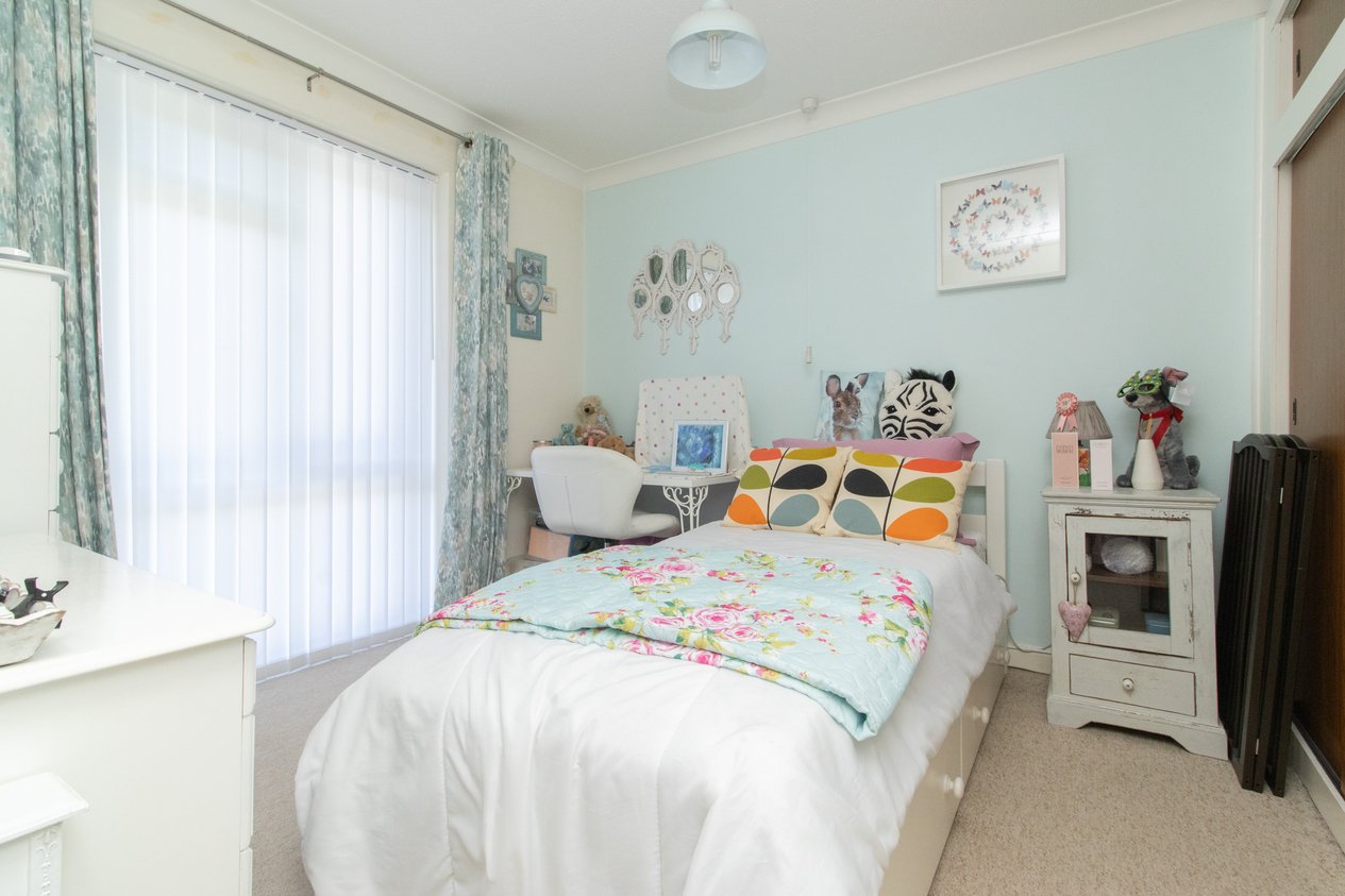 Properties Under Offer in Eastchurch Road Margate