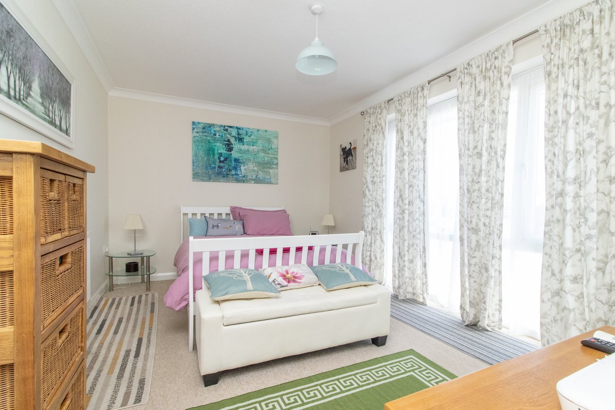 Properties Under Offer in Eastchurch Road Margate