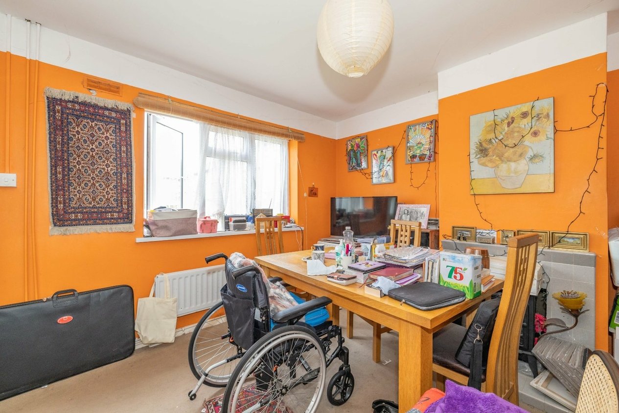 Properties For Sale in Eastern Gardens Willesborough