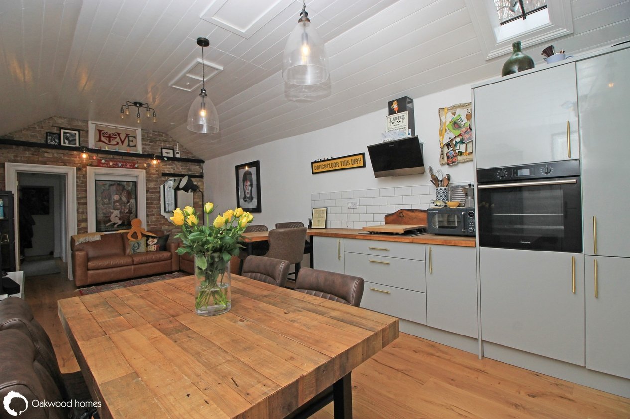 Properties For Sale in Edge End Road 