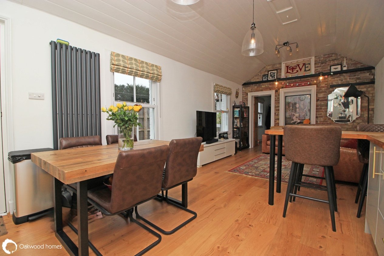 Properties For Sale in Edge End Road 