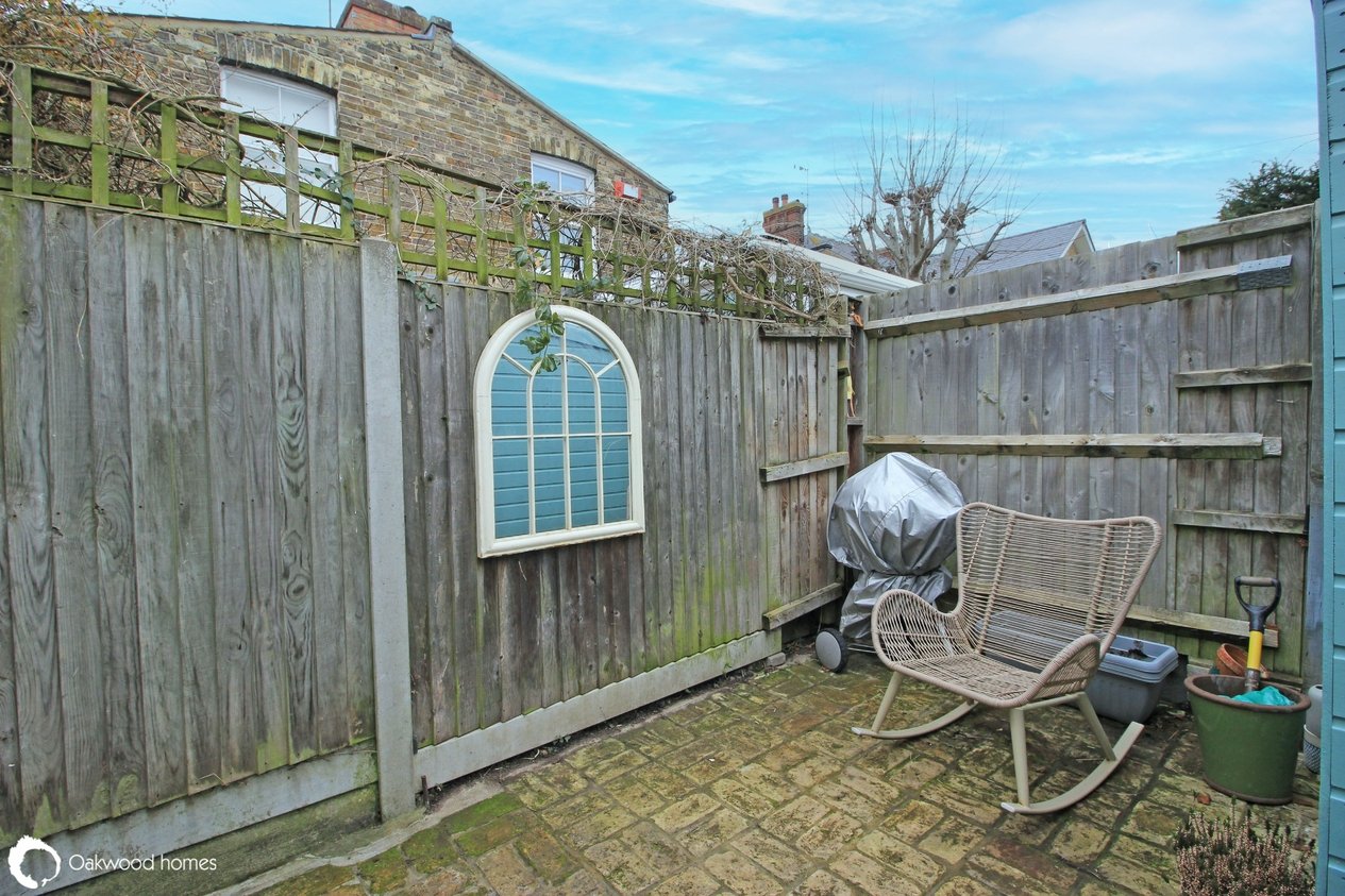 Properties For Sale in Edge End Road 