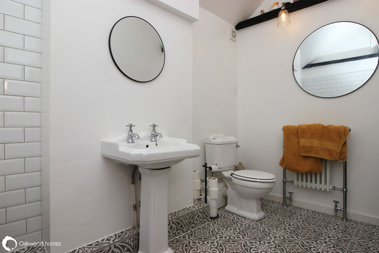 Properties For Sale in Edge End Road 