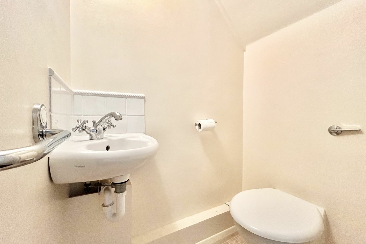 Properties For Sale in Edmanson Avenue 
