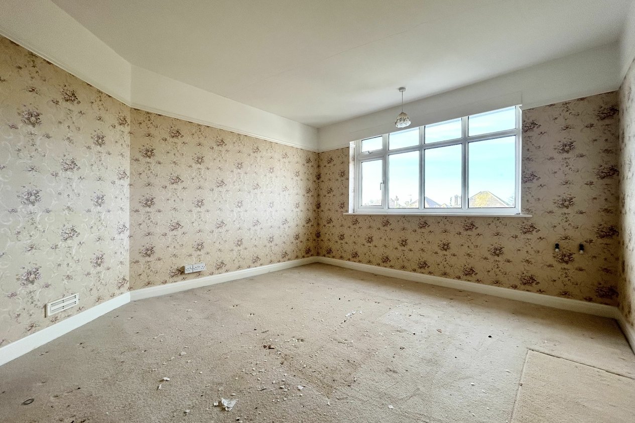 Properties For Sale in Edmanson Avenue 