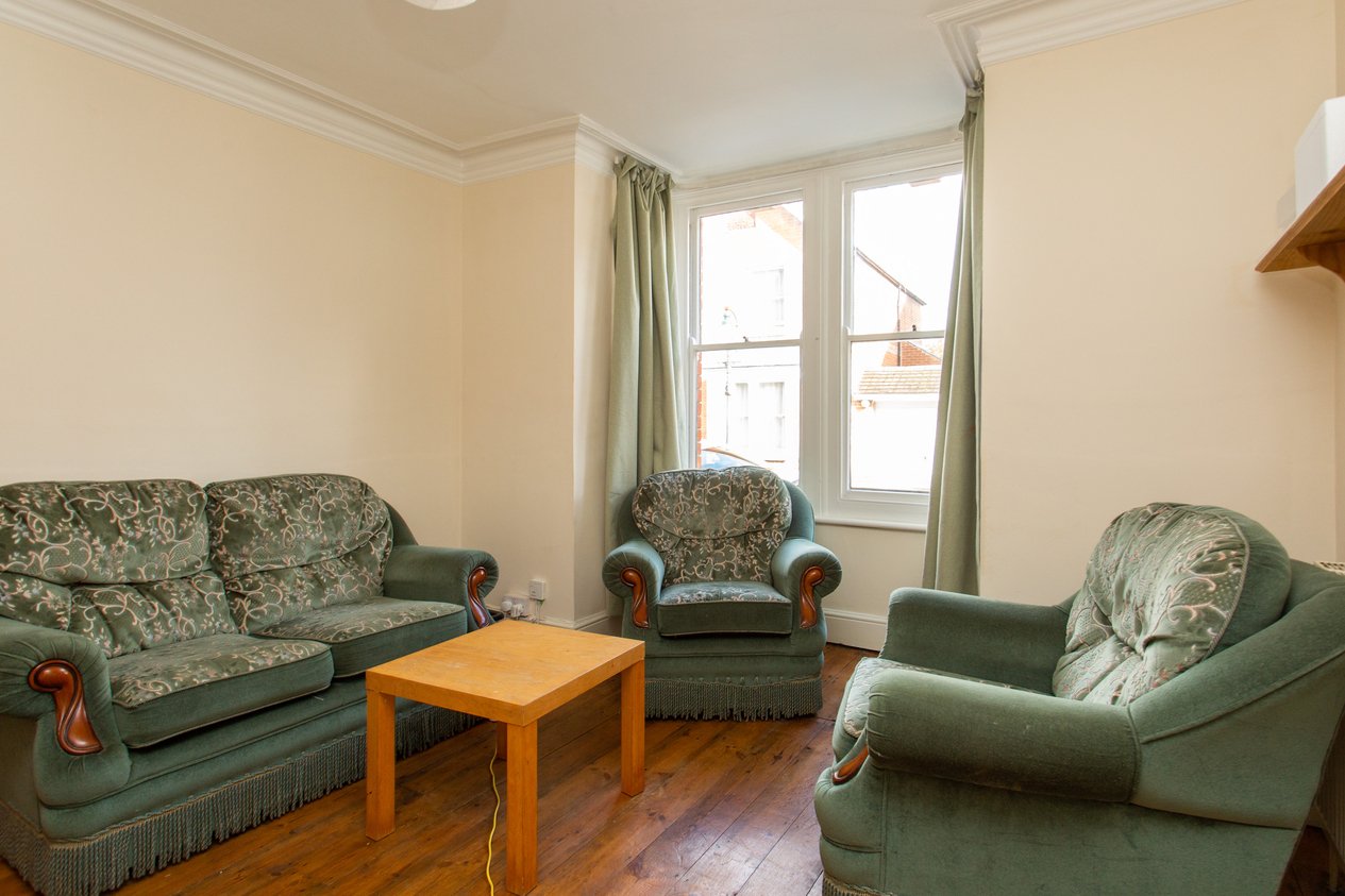 Properties Under Offer in Edward Road Canterbury