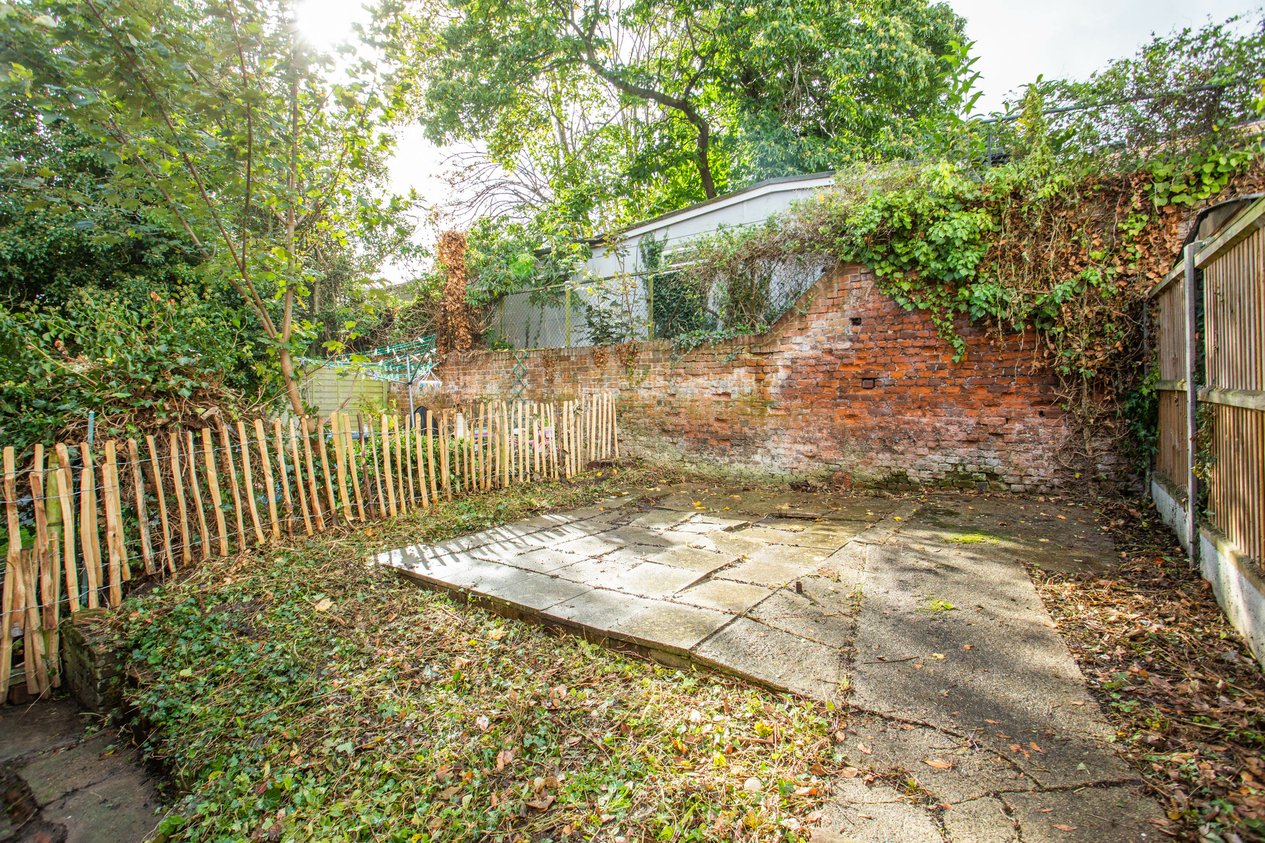 Properties Under Offer in Edward Road Canterbury