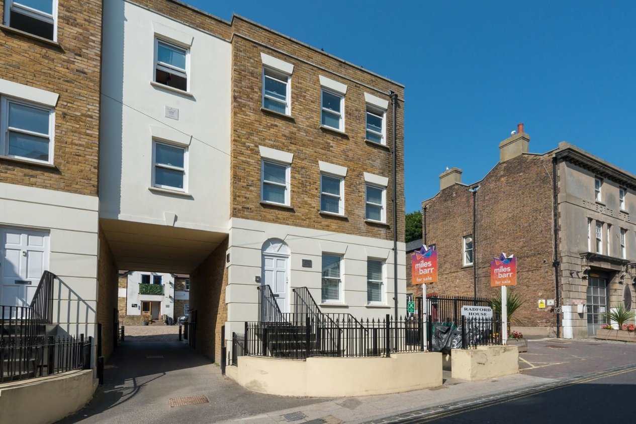 Properties Sold Subject To Contract in Effingham Street 