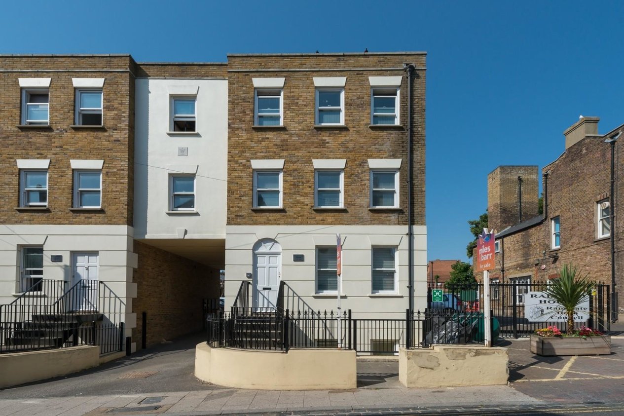 Properties Sold Subject To Contract in Effingham Street 
