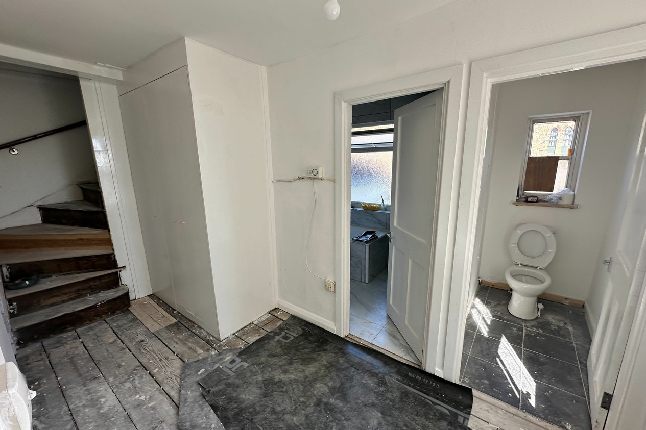 Properties Under Offer in Effingham Street 