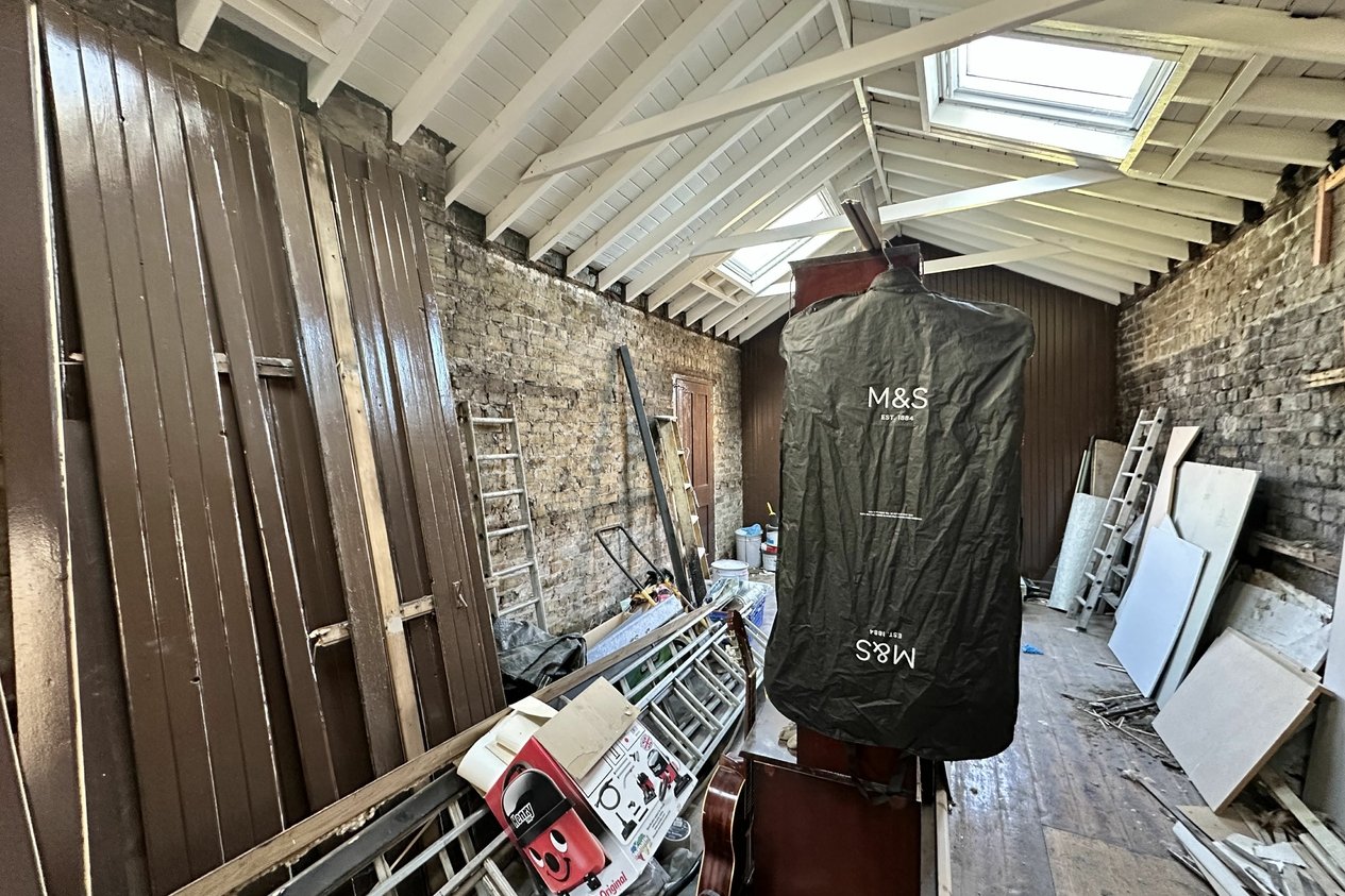 Properties Under Offer in Effingham Street 