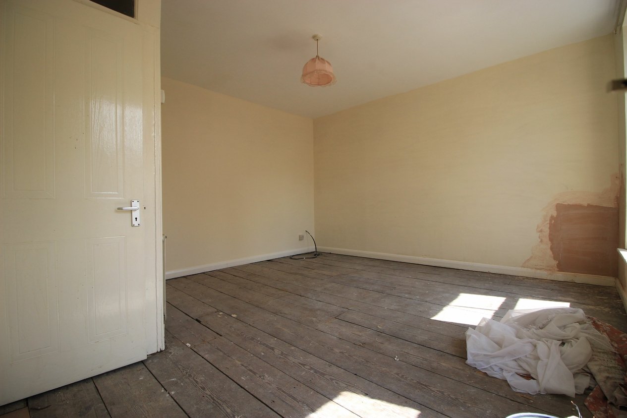 Properties Under Offer in Effingham Street 
