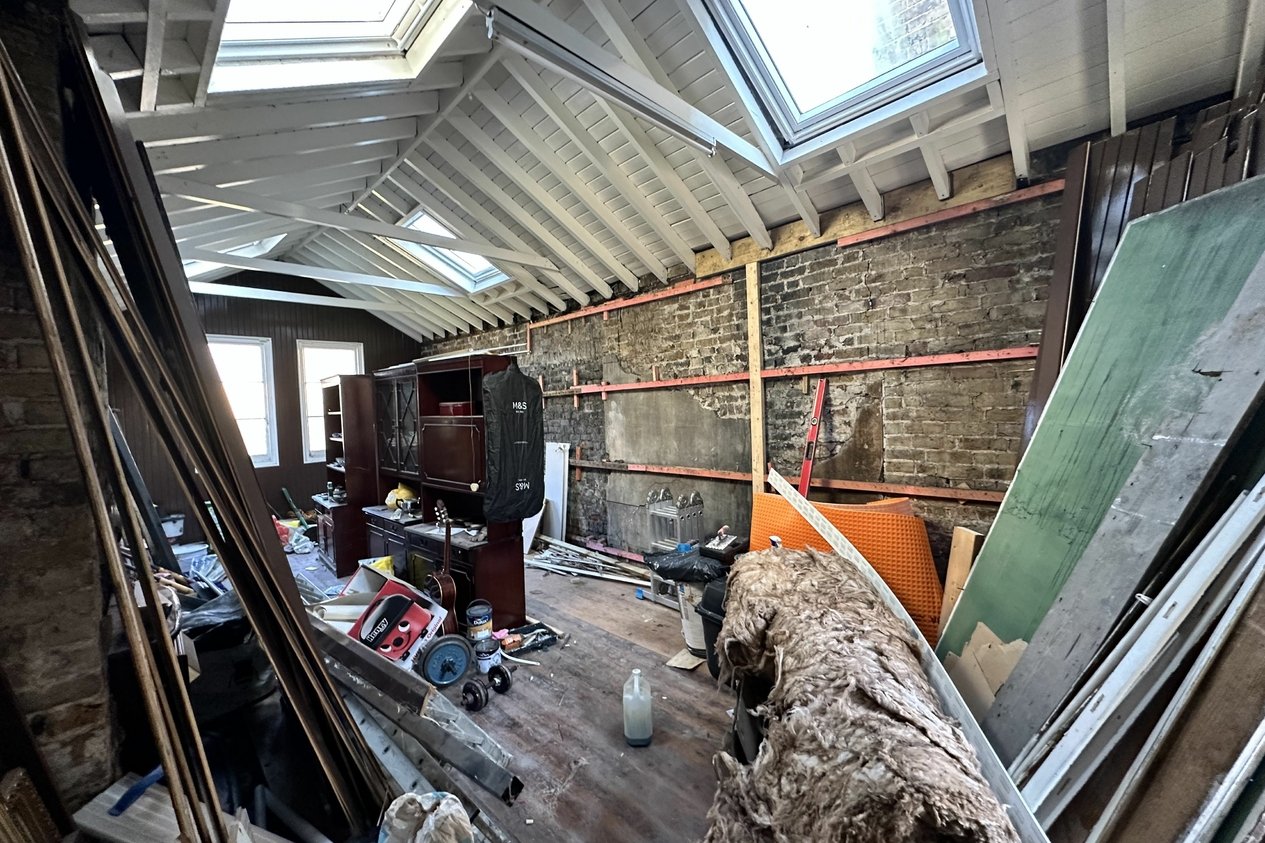 Properties Under Offer in Effingham Street 
