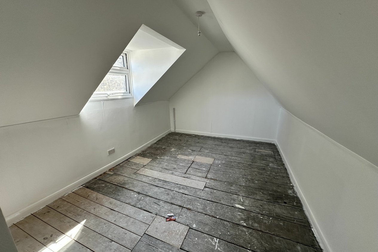 Properties Under Offer in Effingham Street 