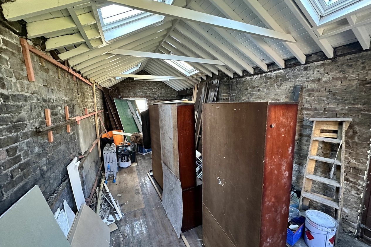 Properties Under Offer in Effingham Street 